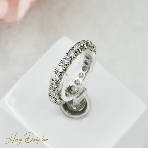 Bague 50 Bague mémoire en or blanc 750 avec 22 diamants 58 Facettes 2525