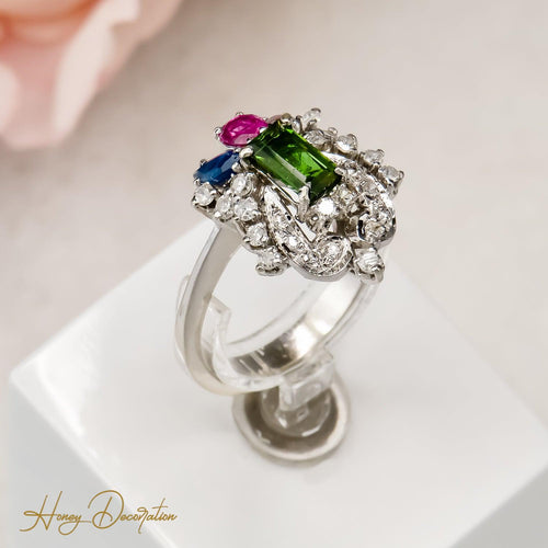 Bague 53 Bague antique en or blanc 585 avec diamants, saphirs, tourmaline et péridot 58 Facettes 2516