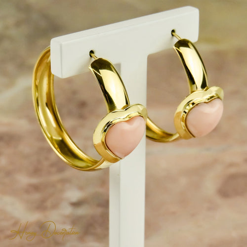 Boucles d'oreilles Créoles en or jaune 18 carats avec insert en corail 58 Facettes 2515