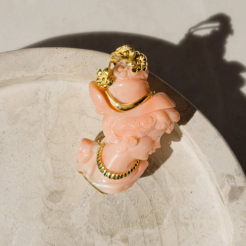 Broche Damenportrait - Broche en or jaune 18 carats et corail 58 Facettes 2514