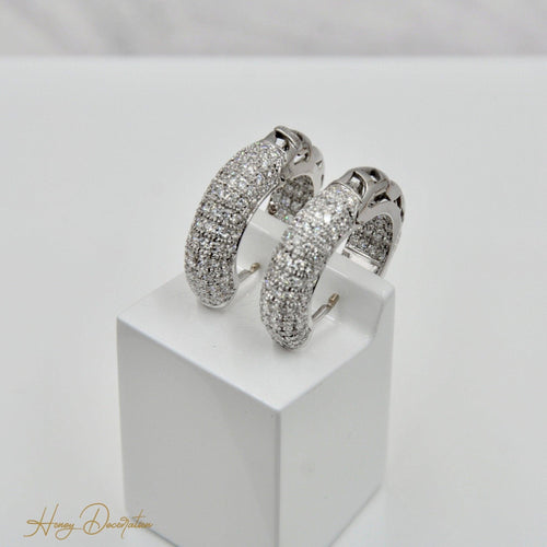 Boucles d'oreilles Créoles en or blanc 18 carats serties de diamants 58 Facettes 881
