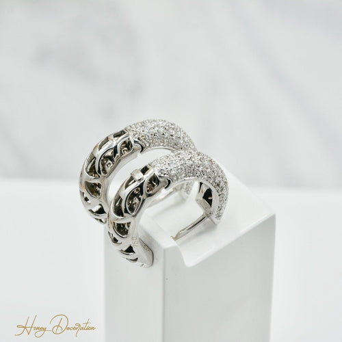 Boucles d'oreilles Créoles en or blanc 18 carats serties de diamants 58 Facettes 881