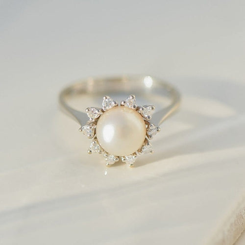 Bague 54 Bague vintage en or blanc 14 carats avec perle Mabe et diamants 58 Facettes