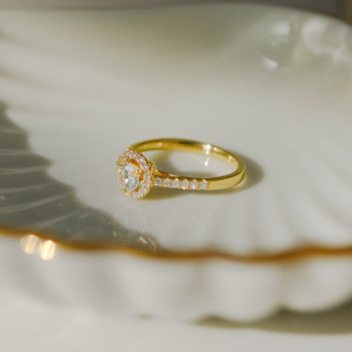Bague 52.5 Bague halo en or jaune 18 carats avec diamants brillants 58 Facettes 2952