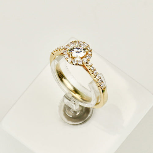 Bague 52.5 Bague halo en or jaune 18 carats avec diamants brillants 58 Facettes 2952