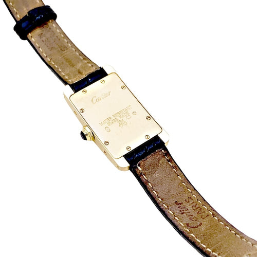 Montre Cartier Tank Américaine - Montre petit modèle en or jaune sur cuir 58 Facettes 35072