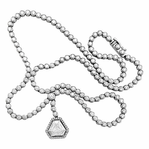 Collier Collier cravate rivière en or blanc 750 serti de diamants 58 Facettes 25379