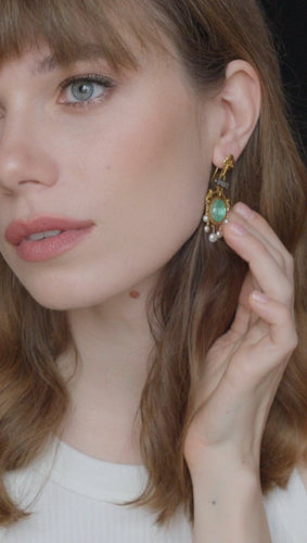 Boucles d'oreilles Pendants d’oreilles en or jaune 18k, émeraudes, perles fines et diamants 58 Facettes