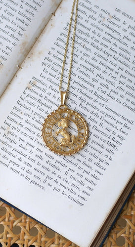 Pendentif Pendentif médaille caniche en or jaune 18k « Je suis fidèle » 58 Facettes