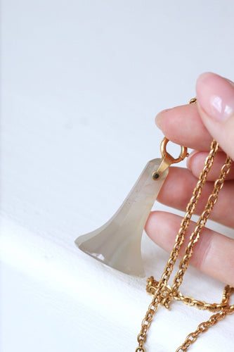 Pendentif Pendentif sceau (cachet) en or jaune 18 kt et calcédoine grise 58 Facettes