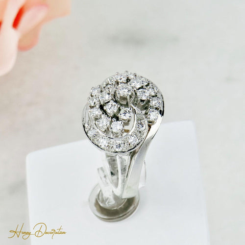 Bague 50 Bague en or blanc 14 carats avec diamants taille brillant 58 Facettes 2319