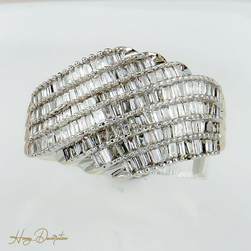 Bague 57 Bague en or jaune 585 sertie de 138 diamants taille baguette 58 Facettes 2184