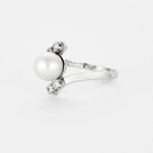 Bague 61 Bague à perle de culture en platine et or gris 18k, diamants 58 Facettes BG6