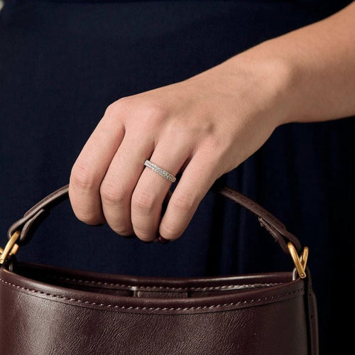 Bague 53 Alliance semi-pavée en or jaune, or gris et diamants 58 Facettes CLA0366