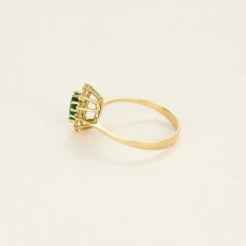 Bague 55.5 Bague marguerite en or jaune 18k et émeraude entourée de diamants 58 Facettes BA623