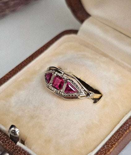 Bague 58 Bague Art déco en or jaune et blanc 18 carats, rubis Verneuil 58 Facettes 710