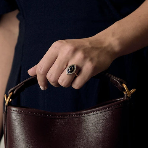 Bague 62 Bague navette en or jaune, diamants et saphirs calibrés 58 Facettes DINA0288X2