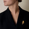 Van Cleef & Arpels - Georges Lenfant - Rare Broche "Moineau sur la branche" en or jaune et saphirs 58 Facettes EVR2864