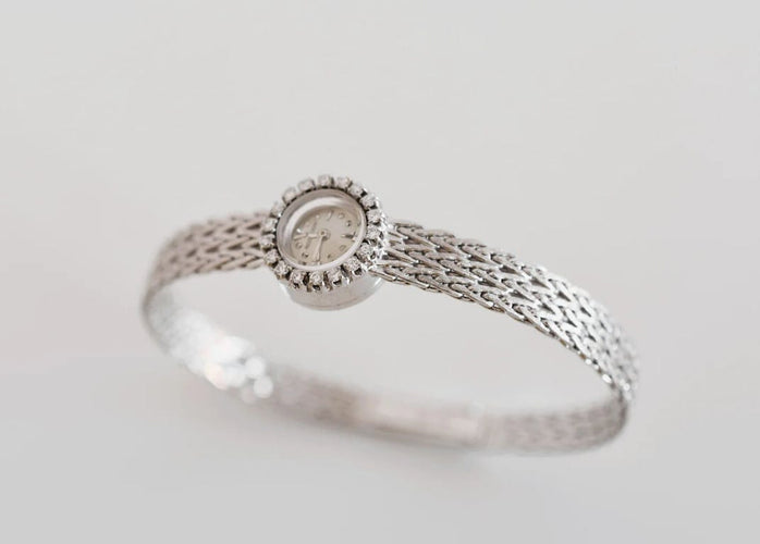 Montre Jaeger-LeCoultre - Montre femme or blanc et diamants, vers 1960 58 Facettes JLC-400