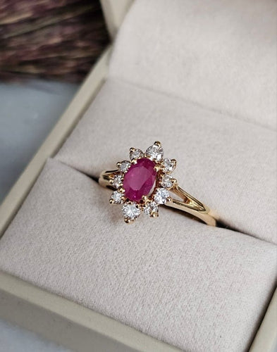 Bague 51.5 Bague marguerite rubis et diamants en or jaune 18 carats 58 Facettes 717