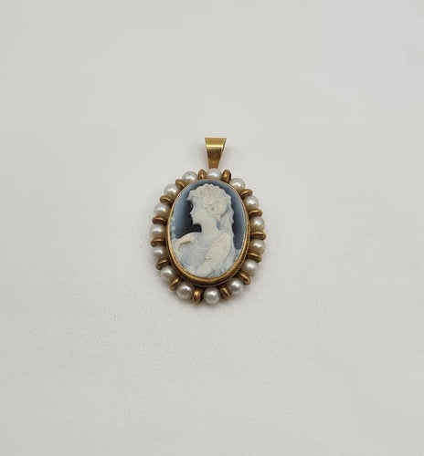 Pendentif Pendentif camée or jaune  serti de perles de culture 58 Facettes