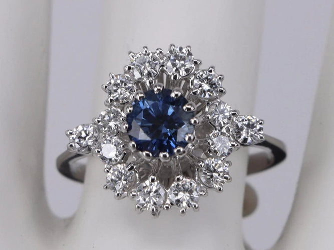 Bague 54.5 Bague saphir bleu et diamants en or blanc 58 Facettes BA-36
