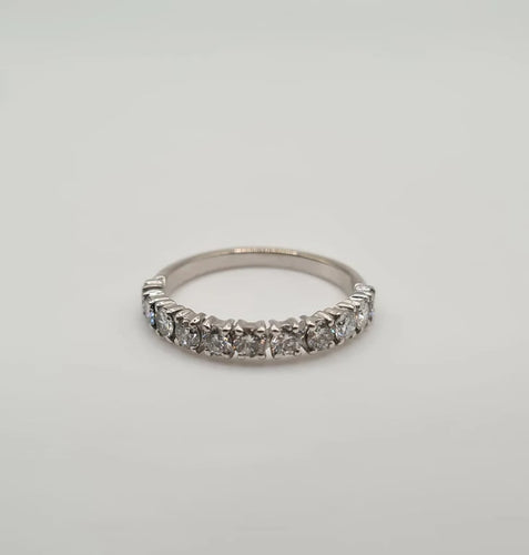 Bague 55.5 Demi-alliance or blanc 18 carats sertie de diamants 58 Facettes