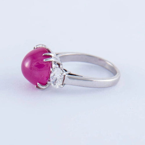 Bague 51 Bague - Rubis cabochon et deux diamants en or gris 18k 58 Facettes ALGU03