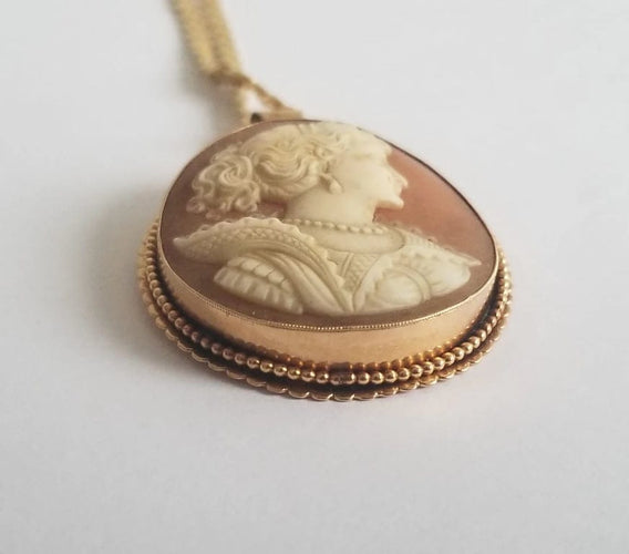 Collier Collier chaîne et pendentif camée en or jaune 18k 58 Facettes