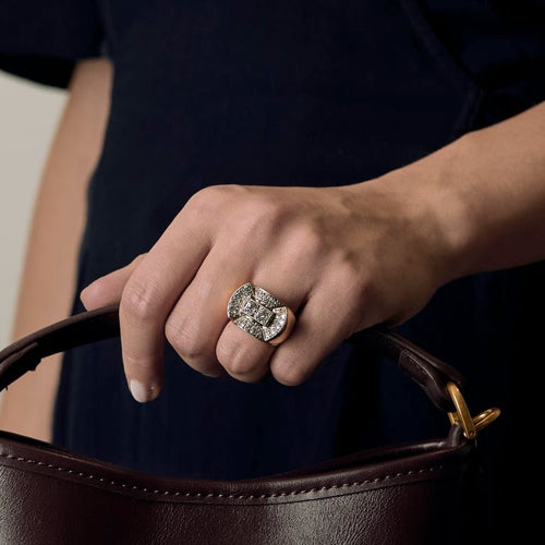 Bague 52 Bague Tank en or jaune, or blanc et diamants 58 Facettes B250700