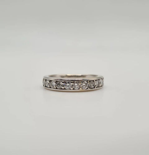 Bague 49 Alliance or blanc sertie de diamants naturels 58 Facettes