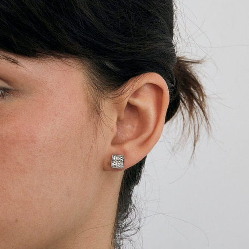 Boucles d'oreilles Boucles d’oreilles clous carrées en or blanc 18k et diamants 58 Facettes AB36