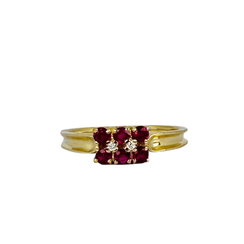 Bague Bague vintage en or jaune 18k avec rubis et diamants 58 Facettes 2601012