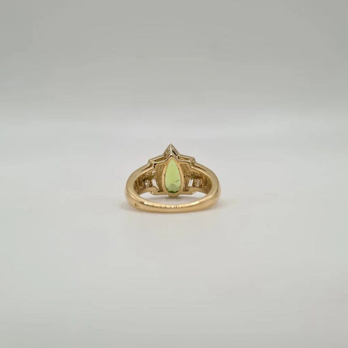 Bague 50 Bague en or jaune 18 carats avec péridot et diamants 58 Facettes
