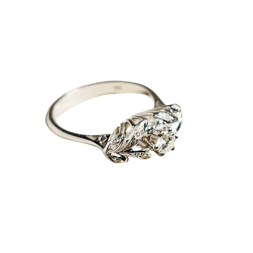 Bague 55 Bague vintage en or blanc 18 carats avec 9 diamants 58 Facettes 2680