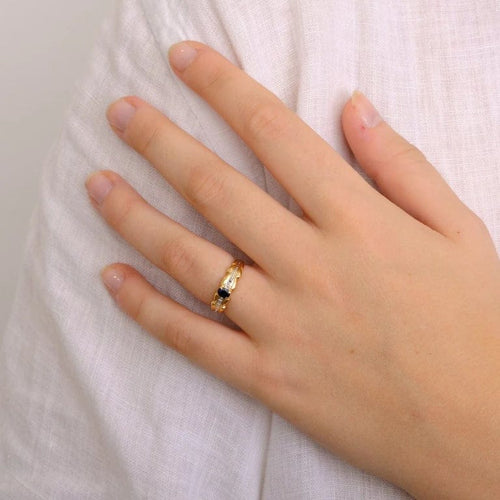 Bague 52 Bague Or jaune Saphir et éclats de diamants 58 Facettes