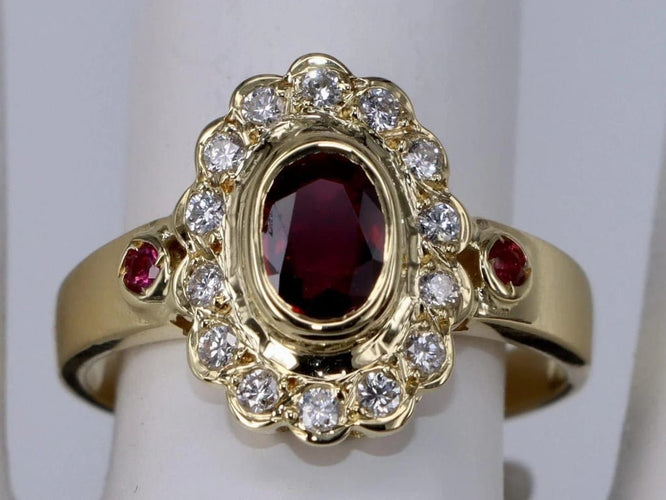 Bague 54 Bague vintage en or jaune lunette rubis et diamants 58 Facettes BA-97