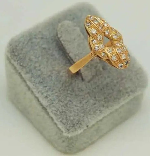 Bague 57 Bague en Or jaune, diamants 58 Facettes