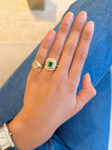 Bague 54 Bague entourage en or jaune 18 carats avec émeraude et diamants 58 Facettes 189