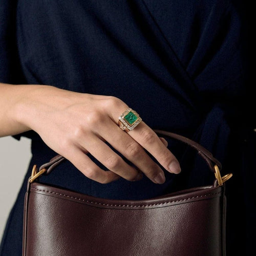 Bague 53 Bague entourage en or jaune 18k avec émeraude et diamants 58 Facettes LJ 25- 288