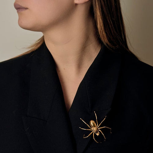 Broche Broche en or jaune à motif d'araignée 58 Facettes ANG0995