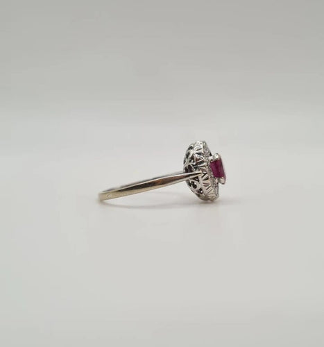 Bague 51 Bague or blanc sertie d’un rubis et diamants anciens 58 Facettes