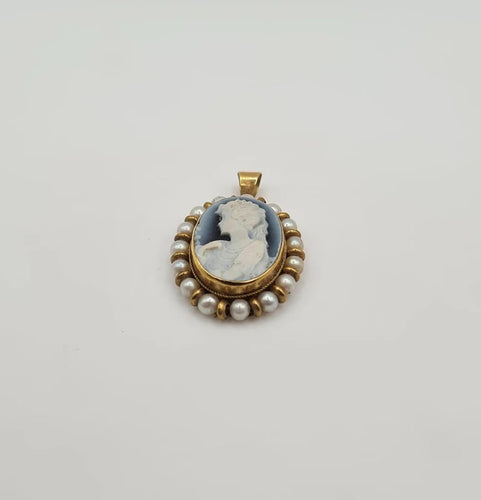 Pendentif Pendentif camée or jaune  serti de perles de culture 58 Facettes