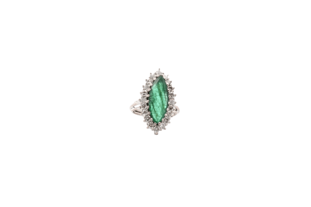 Bague 49 Bague vintage émeraude et diamants en or blanc 18k 58 Facettes 26383