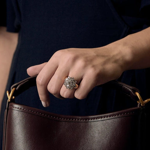Bague 51.5 Bague fleur en or jaune et diamants 58 Facettes LIS2771
