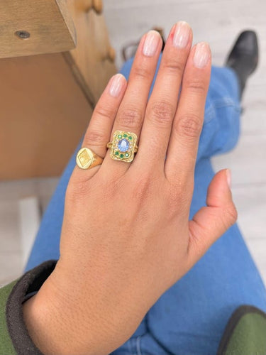 Bague 53 Bague entourage en or jaune 18 carats au saphir, tanzanites et diamants 58 Facettes Hh