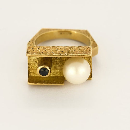 Bague 50 Bague moderniste en or jaune , perle de culture 58 Facettes DIE1723