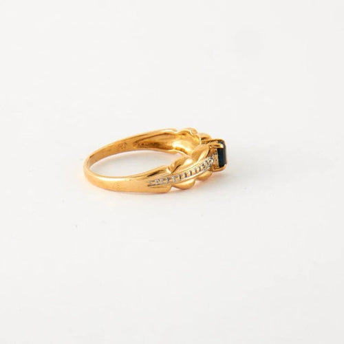 Bague 52 Bague Or jaune Saphir et éclats de diamants 58 Facettes