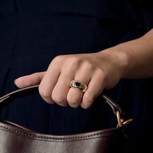 Bague 45 Bague jonc en or jaune, saphir et diamants 58 Facettes VER0159