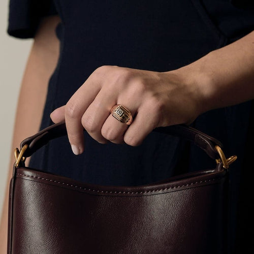 Bague 53 Bague chevalière en or jaune et diamant 58 Facettes VAN0695